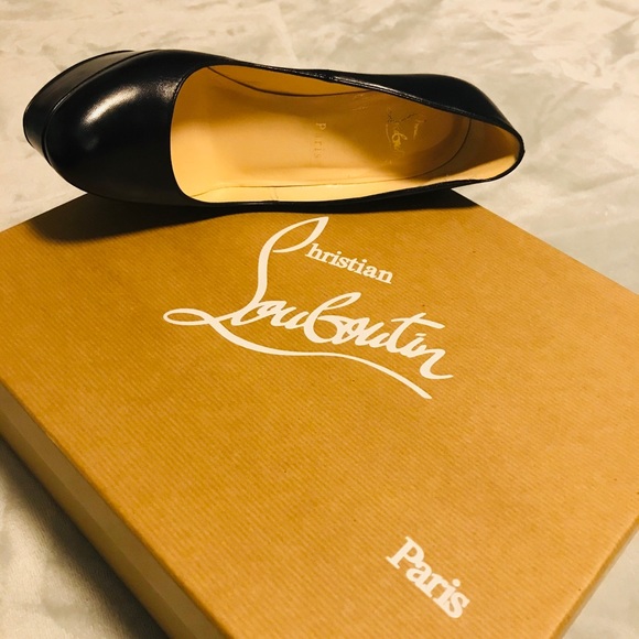 Louboutin - Picture 5 of 7